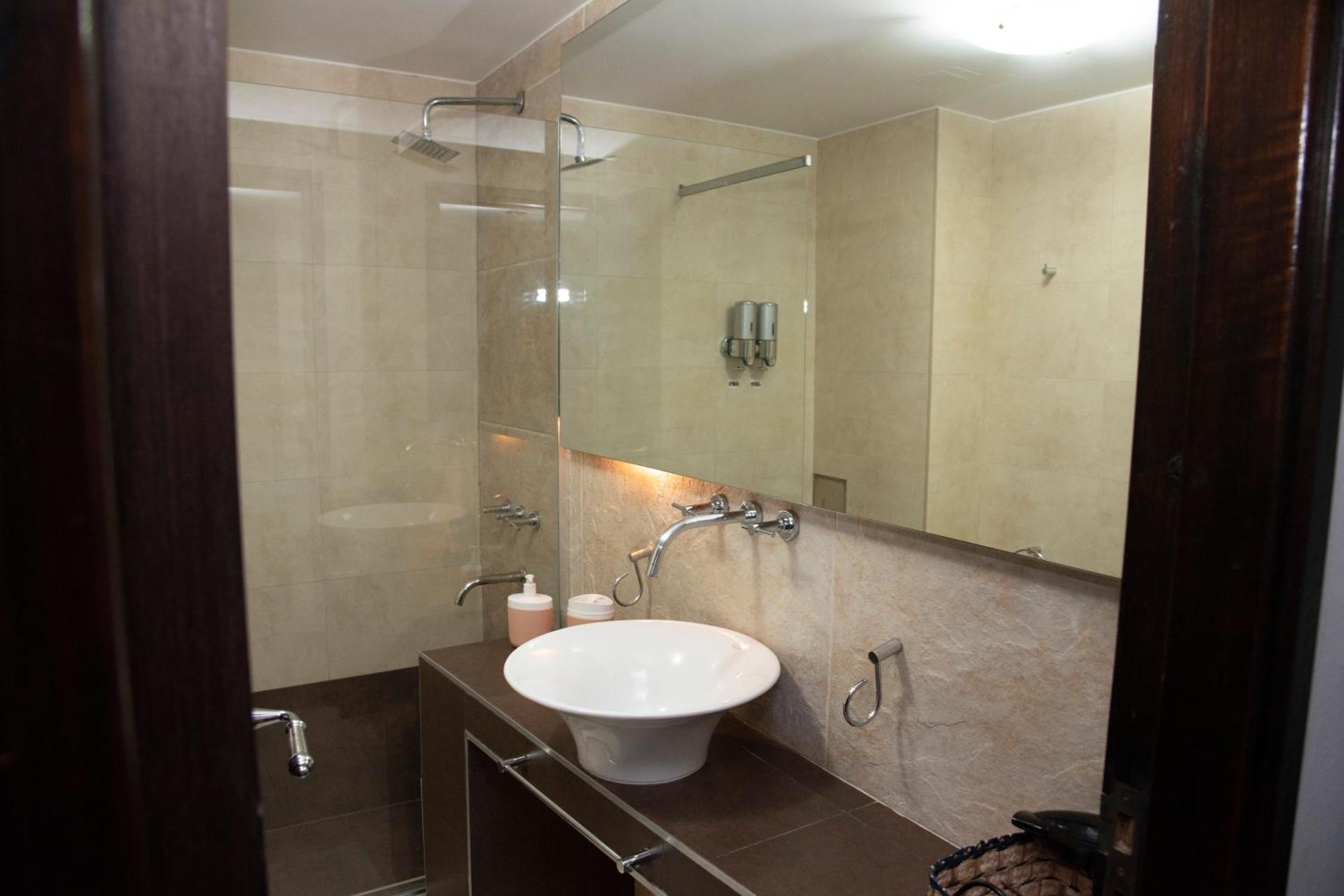 Apartamento Excelente Ubicacion, Con Seguridad 24 Hs