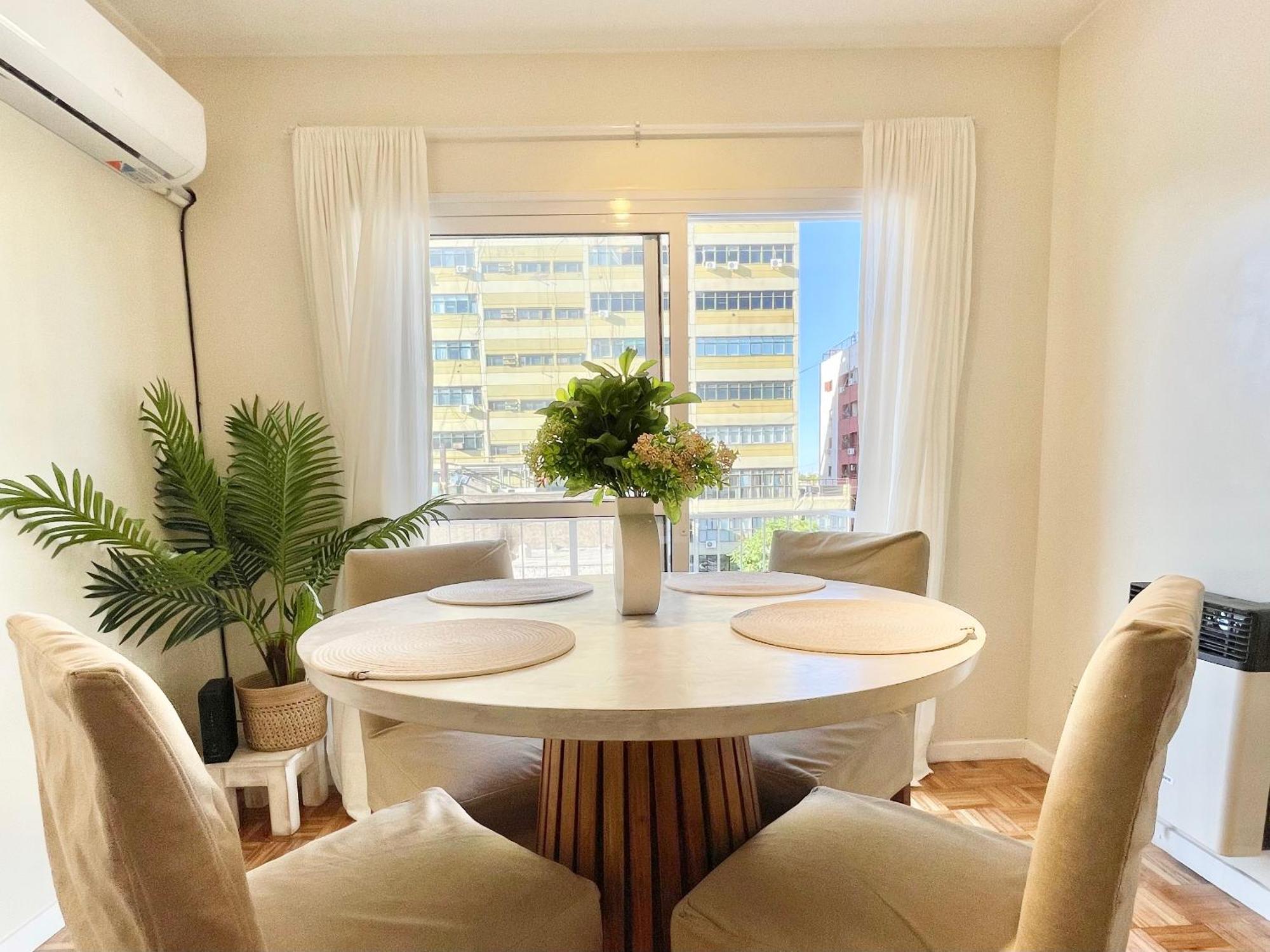 Depto Centrico En Mendoza, 3 Ambientes Con Terraza Balcon Wifi Alta Velocidad Lavanderia Cercano Aristides Y Parque General San Martin