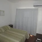 Lo de Piti. Excelente ubicacion, calido y luminoso