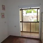Lo de Piti. Excelente ubicacion, calido y luminoso