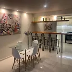 Departamento Céntrico de 4 Dormitorios con vista a las Montañas