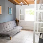 Amplio Y Elegante Chalet En La Mejor Zona De Mendoza