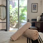 Hermosa habitación con parque y piscina