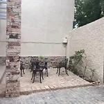 Gomez Point Mendoza