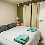 Departamento Con 2 Habitaciones Y Patio En El Centro De Mendoza