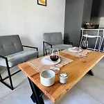 Departamento En Zona Residencial