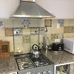 Aristides A Dos Cuadras- Comodo Departamento