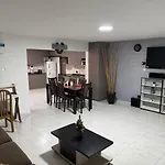 Casa Amplia Zona Semicentrica Con Cochera