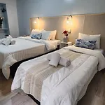 Esencial Hotel