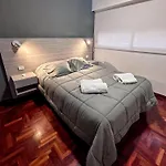 Departamento Peatonal Sarmiento Pleno Centro Mendoza 3-4 Personas, Con Cochera Gratis !