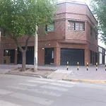 Apartamentos Willy - En Zona Residencial Con Estacionamiento