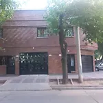 Apartamentos Willy - En Zona Residencial Con Estacionamiento
