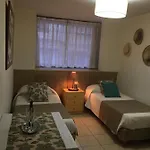 Acogedor monoambiente , en el centro de mendoza .