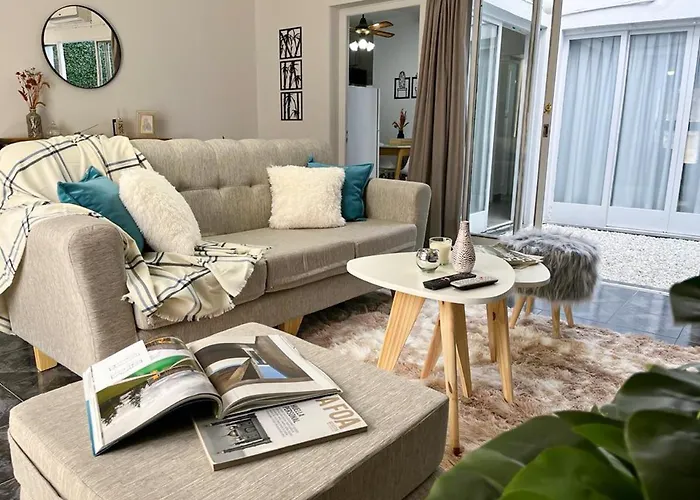 Hermosa Casa Estilo Nordico En Tranquilo Barrio Centrico