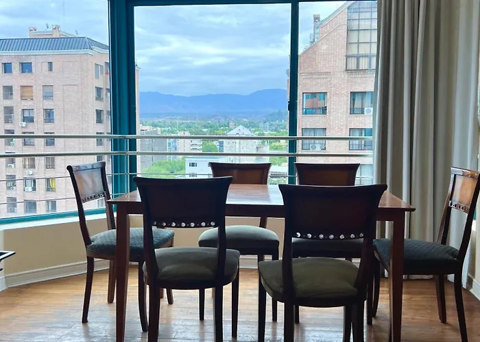 Lujoso Departamento En La Mejor Ubicacion De La Ciudad De Mendoza, Con Vista A La Montana Y Piscina