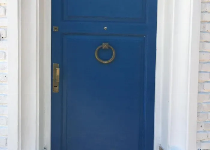 La Casa De La Puerta Azul
