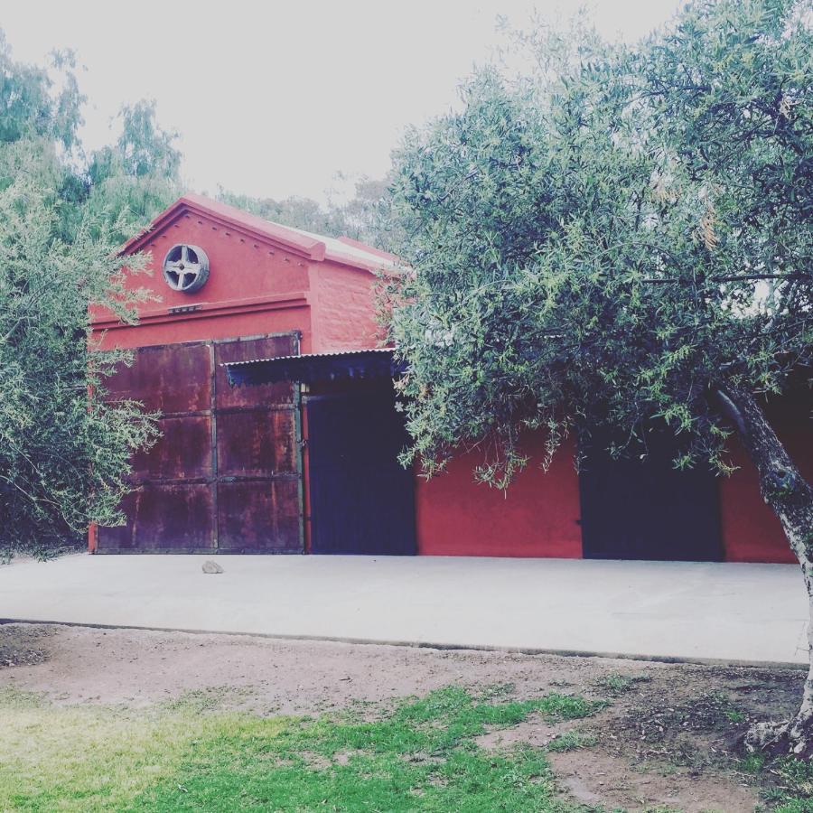 Casona De Finca Viñedo Bodega Garage