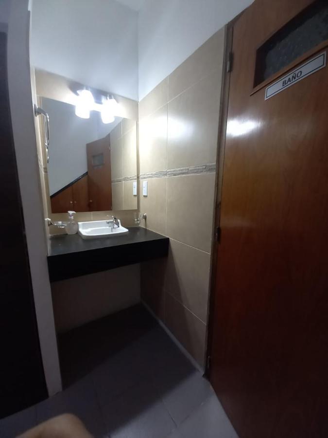 Willy - En Zona Residencial Con Estacionamiento Mendoza