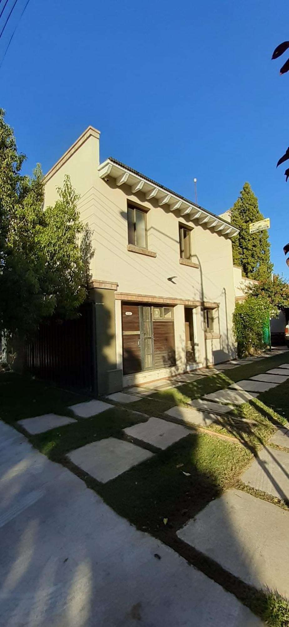 Duplex Frente Al Club De Campo