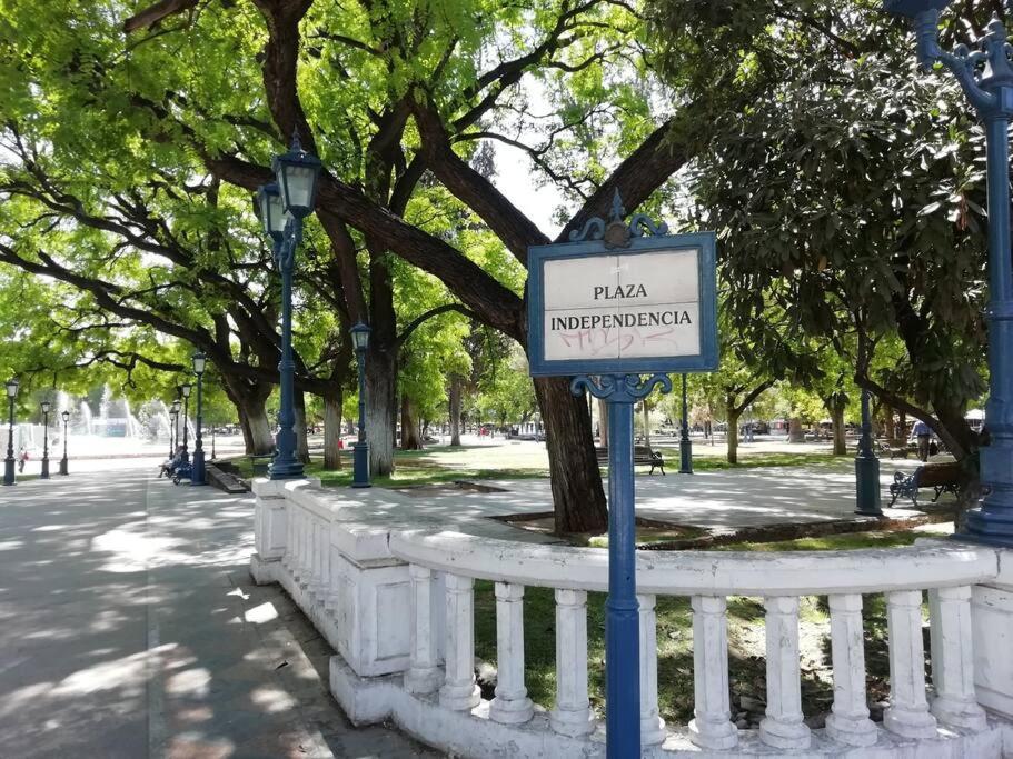 Apartamento Petit Rivadavia En El Corazón De Mendoza