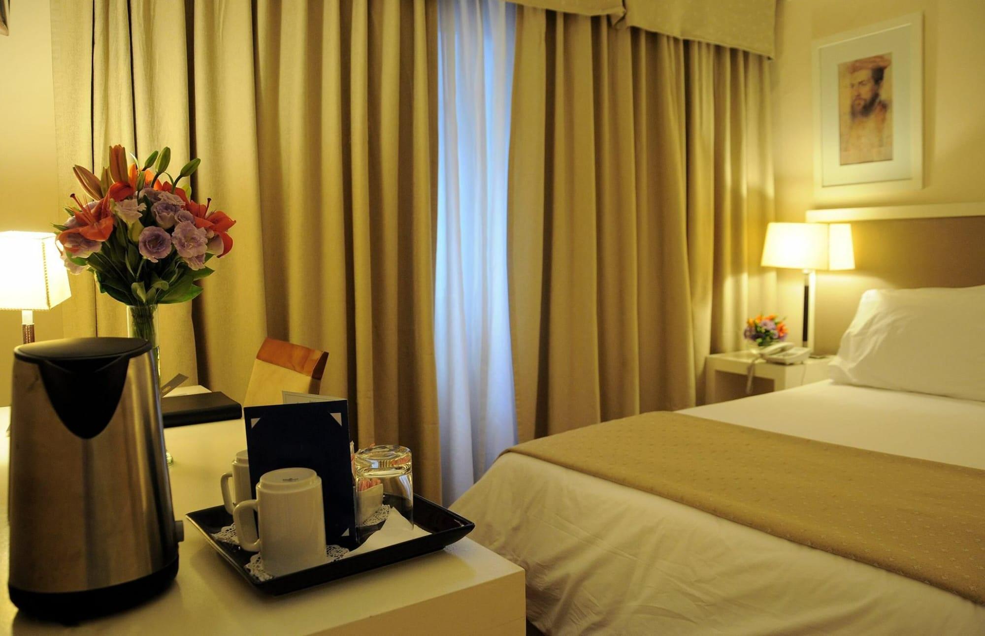 Hotel Huentala 4*
