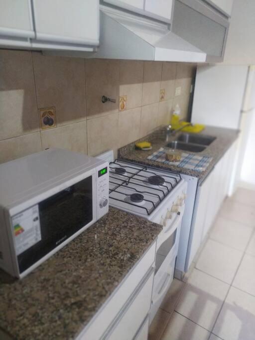 Departamento Amplio En Complejo Privado/residencia Mendoza