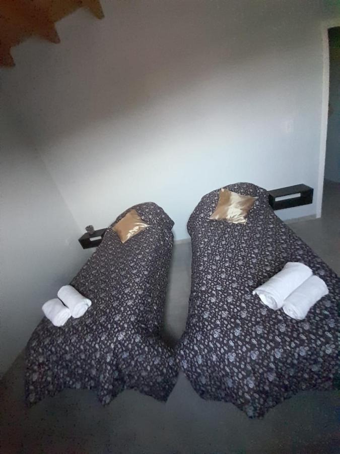 Departamento Amueblado A Estrenar Con Capacidad Hasta 6 Personas Incluye Camas,ropa De Cama , Vajilla Completa, Artefactos De Cocina Eléctricos, Smarttv, 3 , 2 Baños, Patio Con Churasquera Y Cochera Hasta 3 Autos Mendoza
