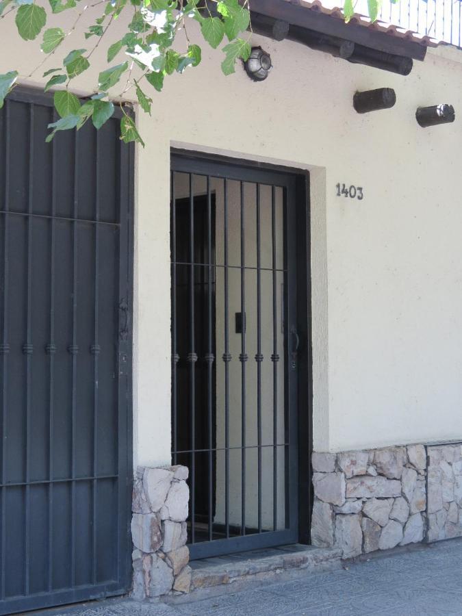 Сasa de vacaciones Quinta Montaña - Casa Entera Grupo O Familia 8-10 Personas - Céntrica, Piscina - Todas Comodidades! Mendoza