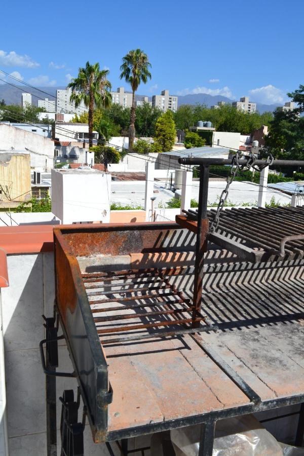 Departamento Completo, Cochera, Parrilla. Zona Parque *