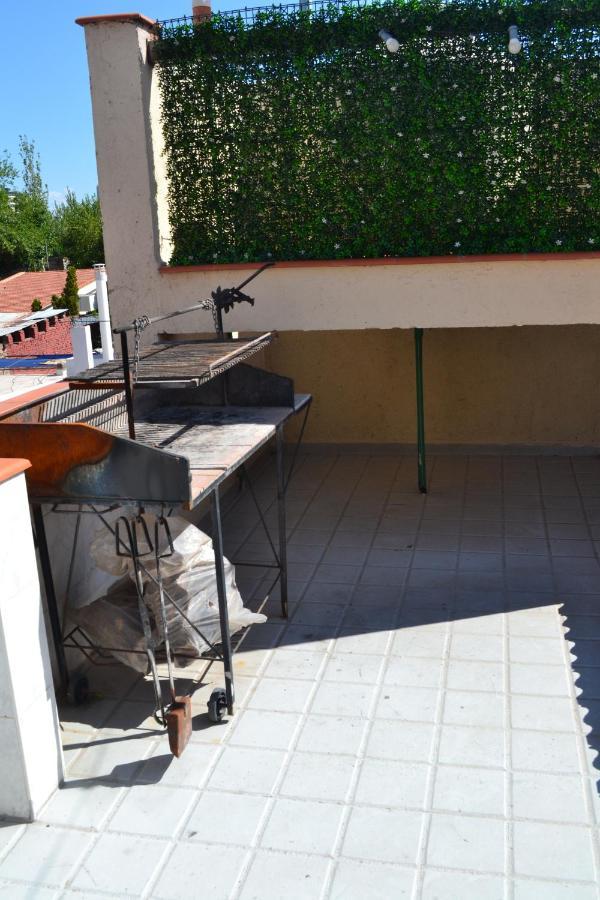 Departamento Completo, Cochera, Parrilla. Zona Parque