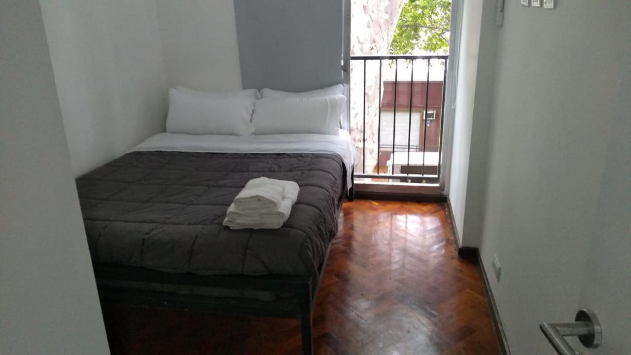 Amplio Departamento Balcon Pleno Centro Peatonal Apartment