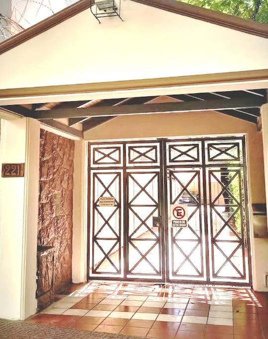 Quiet Luxury Loft Apartment Mendoza