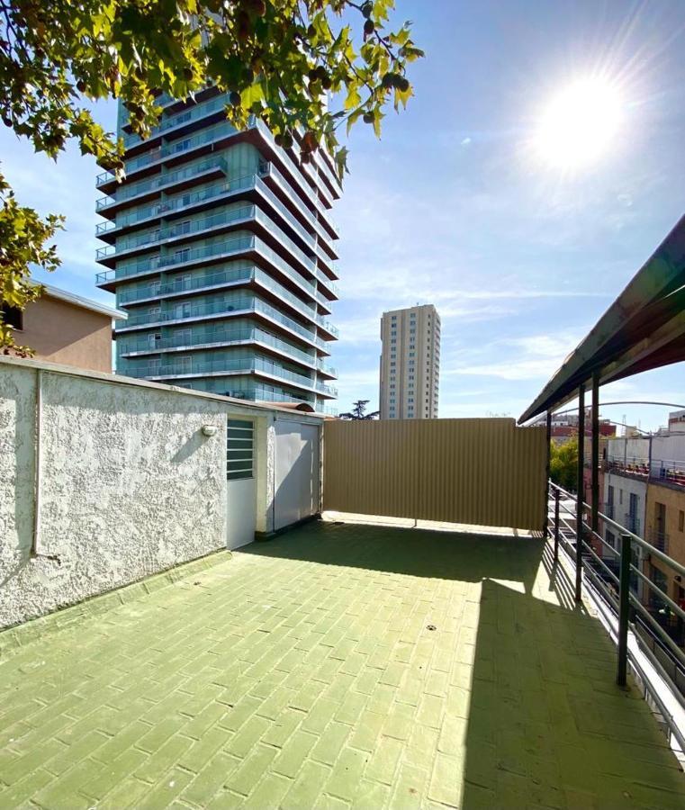 Apartamento Duplex Con Terraza Y Cochera Para Auto, No Camioneta! *