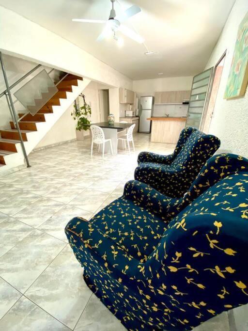 Duplex Con Terraza Y Cochera Para Auto, No Camioneta!