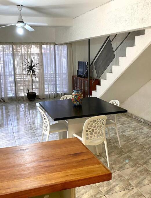 Duplex Con Terraza Y Cochera Para Auto, No Camioneta! Apartamento Mendoza