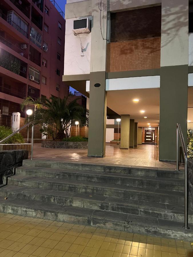 Departamento En Pleno Centro Con Cochera Mendoza