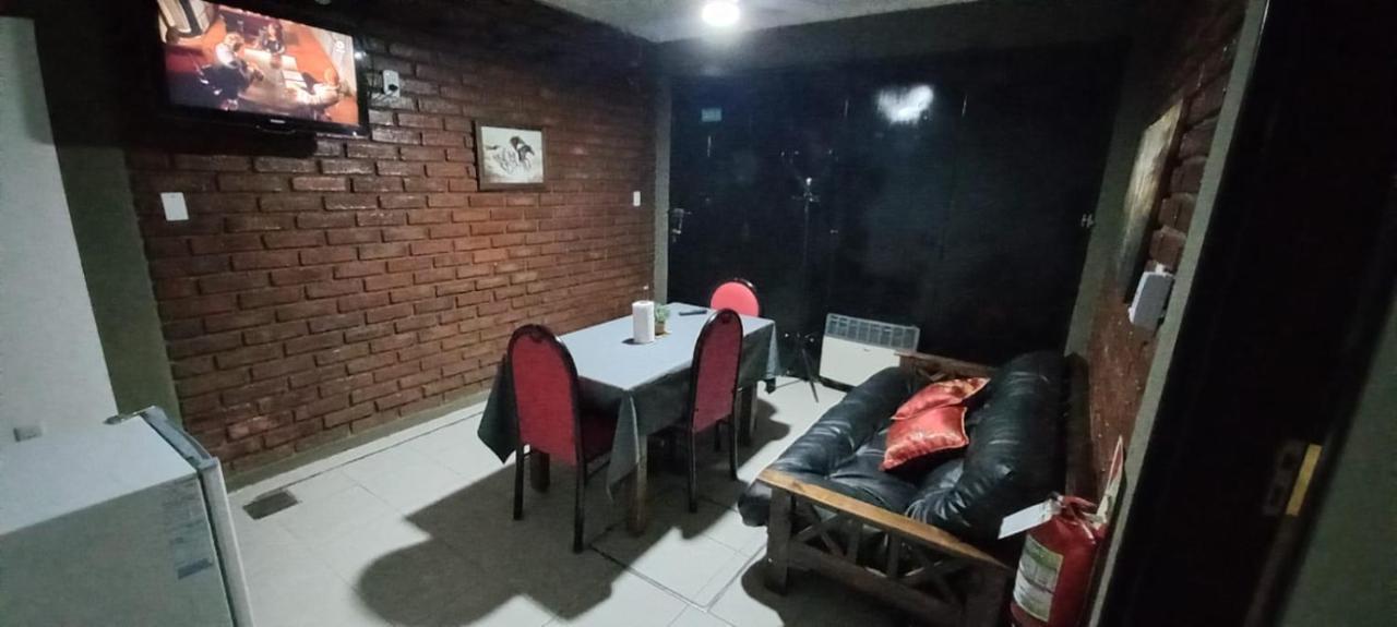 Willy - En Zona Residencial Con Estacionamiento Mendoza
