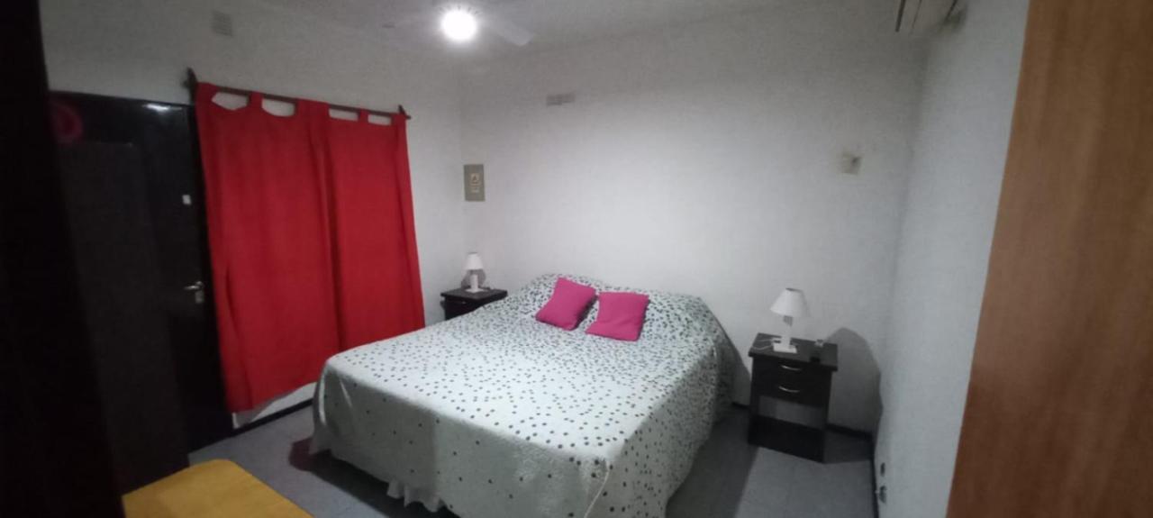 Willy - En Zona Residencial Con Estacionamiento * Mendoza