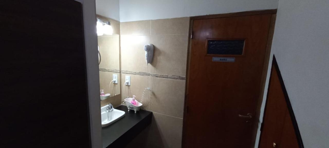 Apartment Willy - En Zona Residencial Con Estacionamiento Mendoza