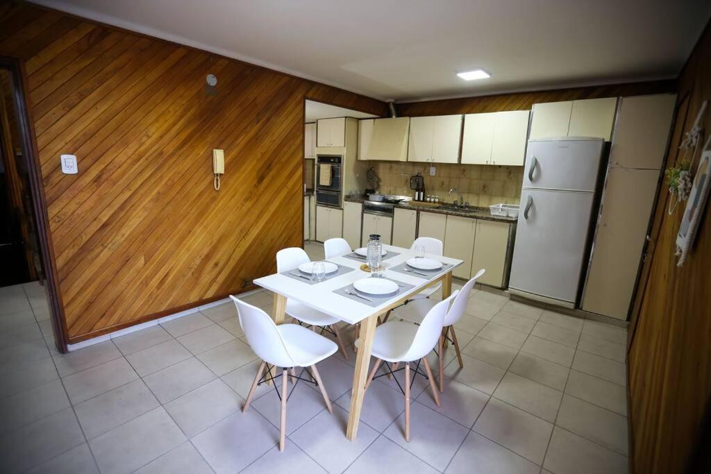 Apartamento Encanto Mendocino: Espaciosa Casa En Juan B Justo