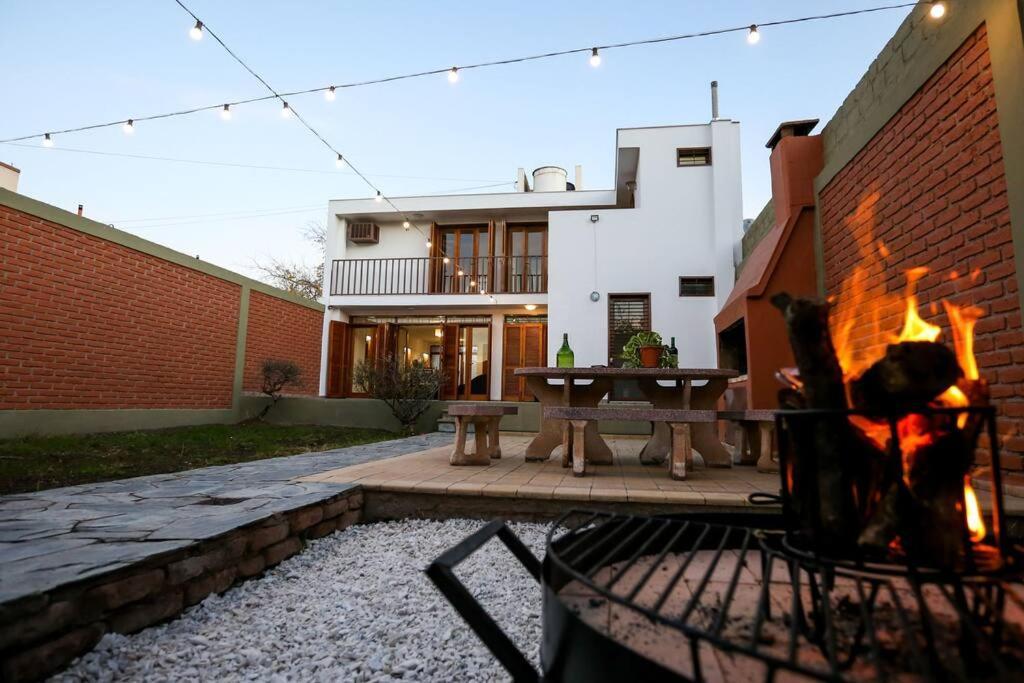 Apartamento Encanto Mendocino: Espaciosa Casa En Juan B Justo *