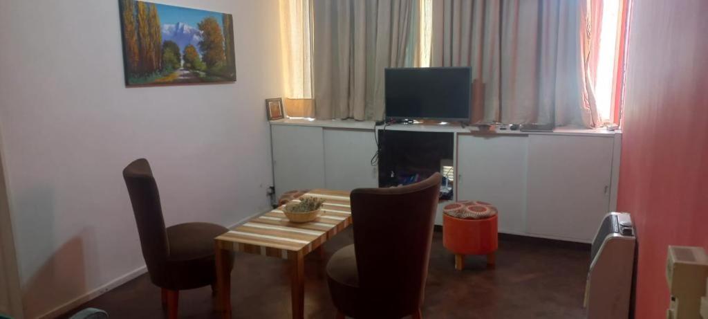 Departamento Amplio Y Con Excelente Ubicacion En El Centro De Apartamento *
