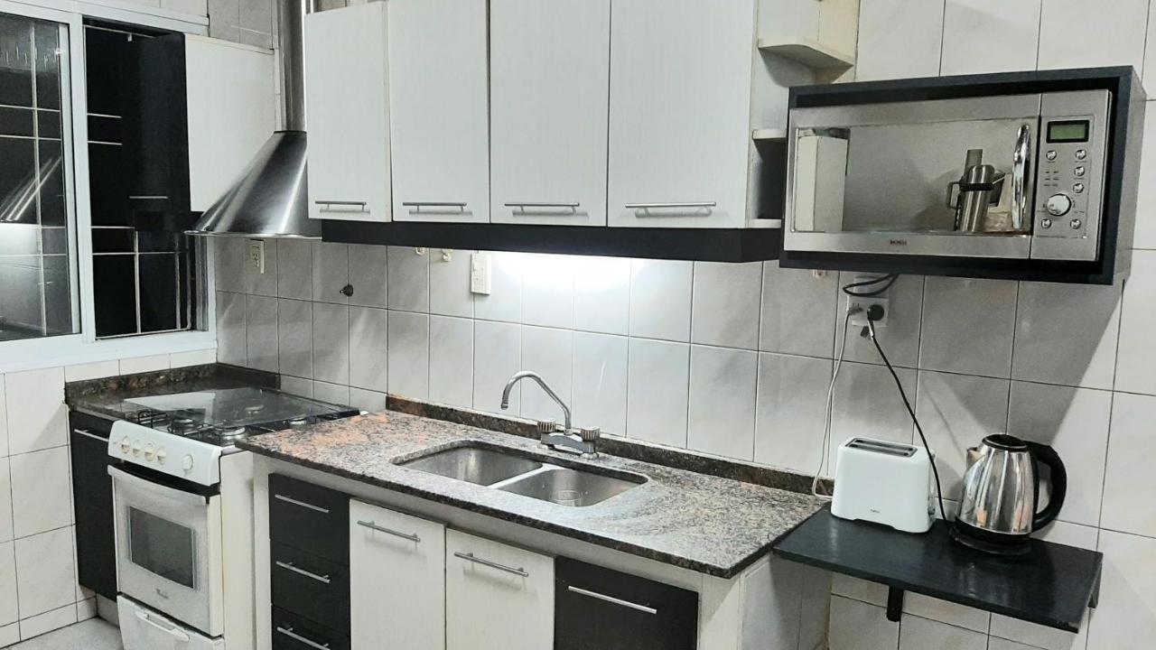 Casa Ideal Turistas En Mendoza, Ubicacion Perfecta, Patio Con Parrilla Y Parking Privado Gratis A 100 Mts Сasa de vacaciones Mendoza