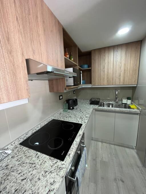 Excelente Depto Torre Leloir Apartamento