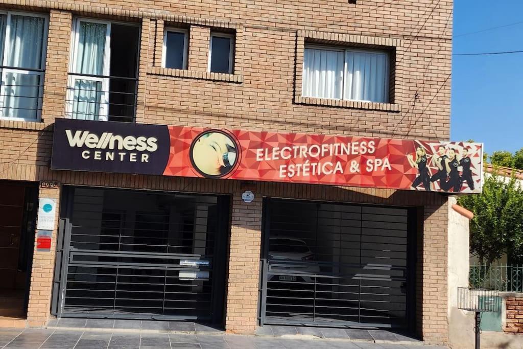 Cerca De Todo Amplio