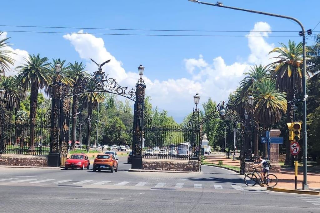 Cerca De Todo Amplio Mendoza