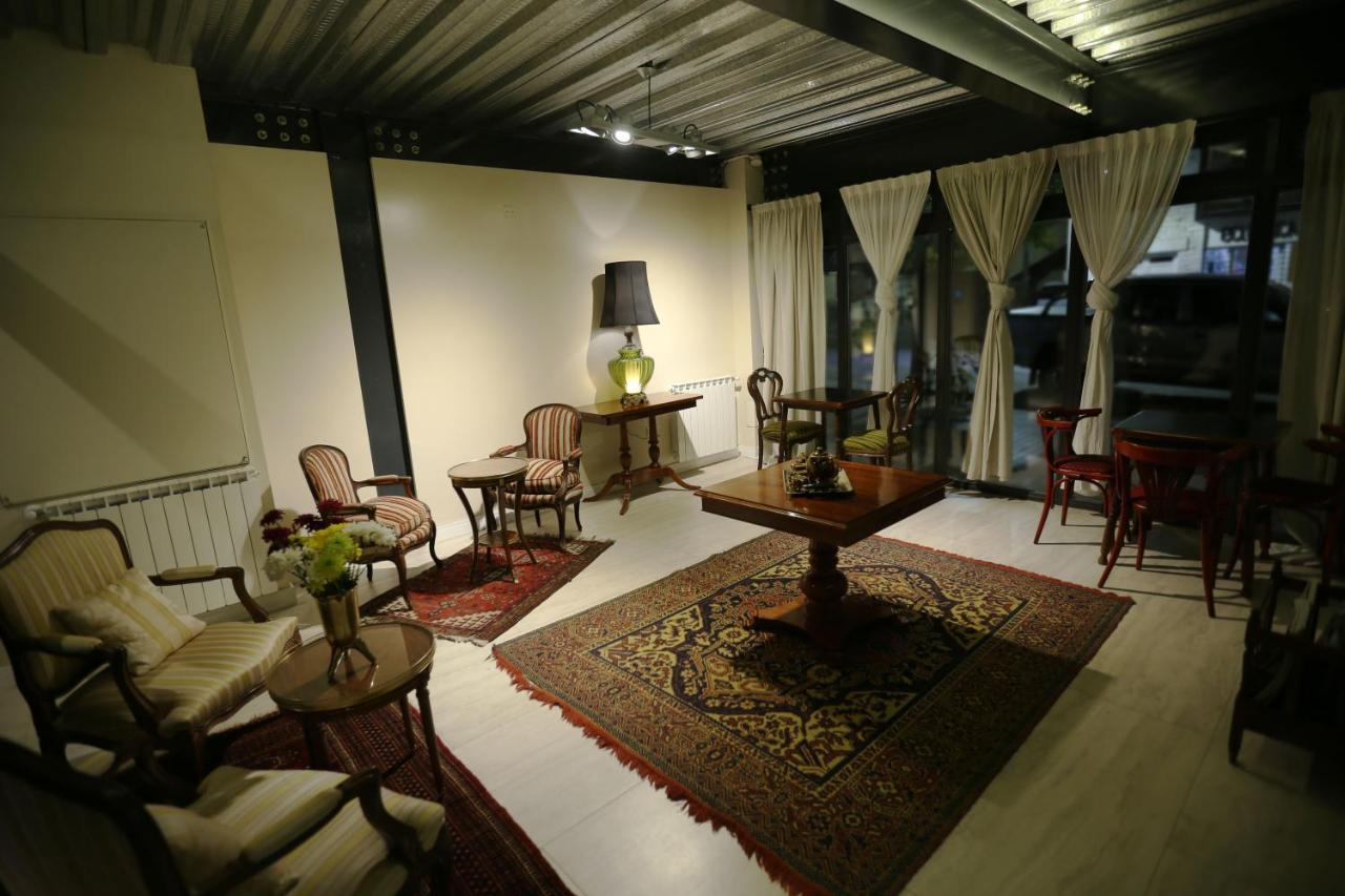 718 Rufino Petit Hotel *