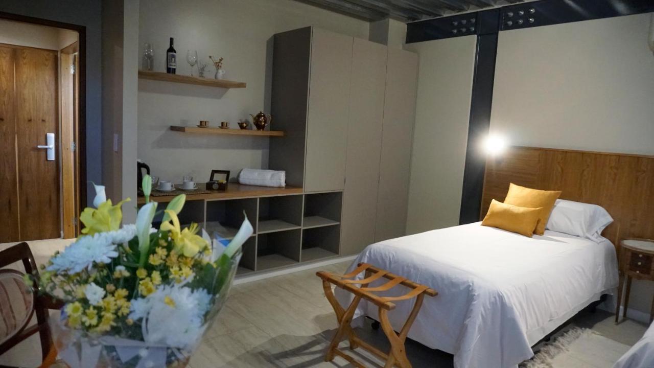 Hotel 718 Rufino Petit