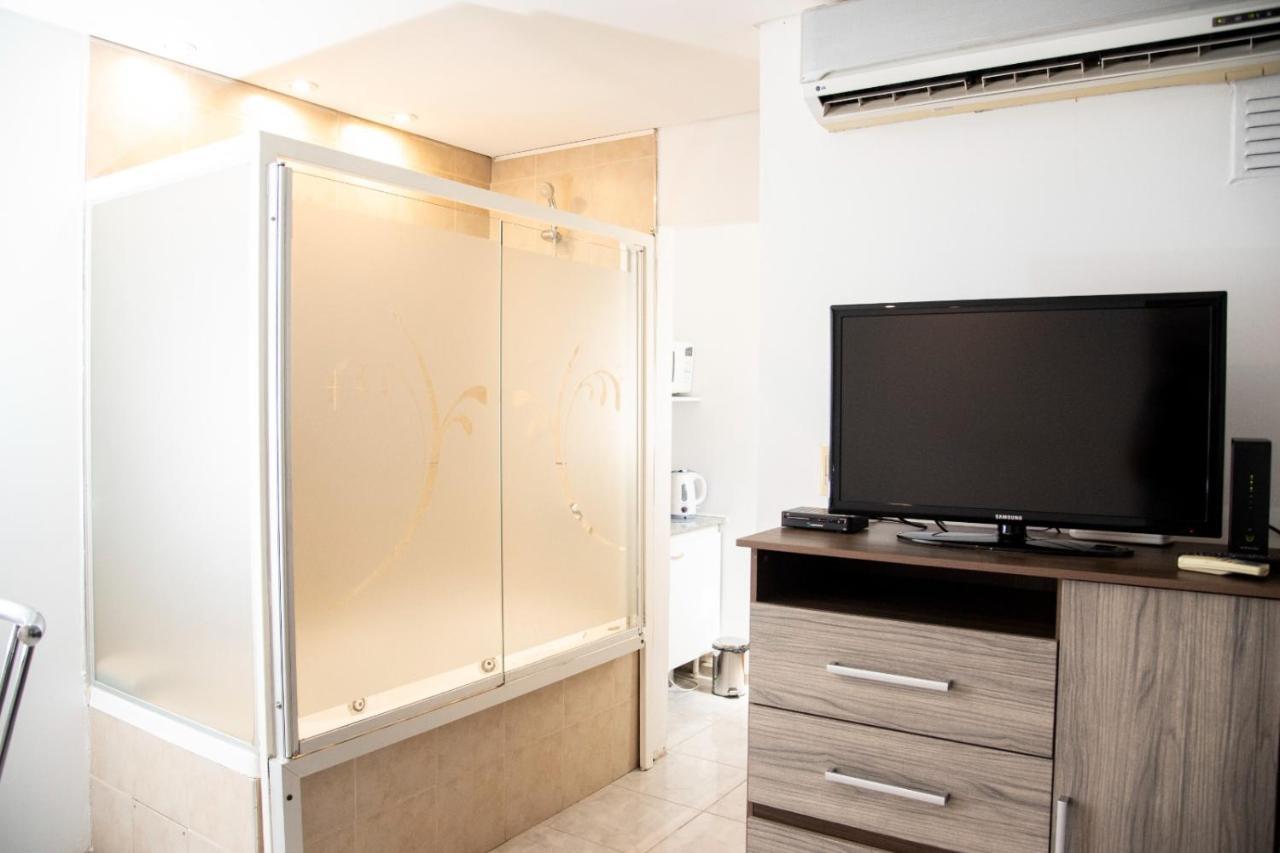 Edificio Correa Apartment *