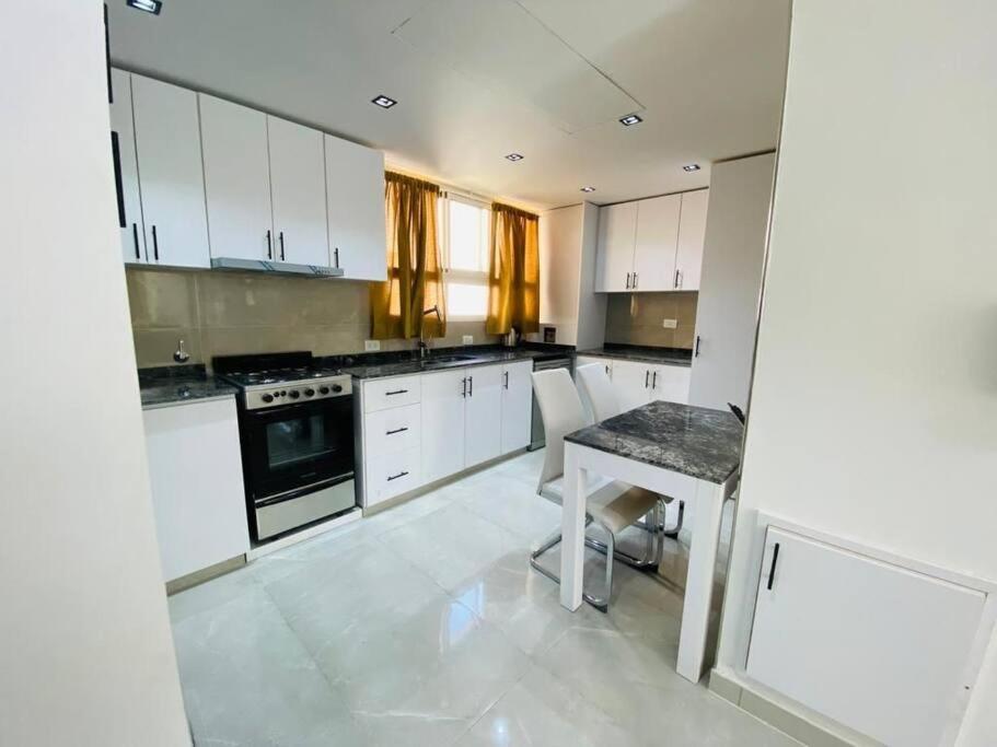 Apartamento Amplio2/balcon Depto Centrico. *